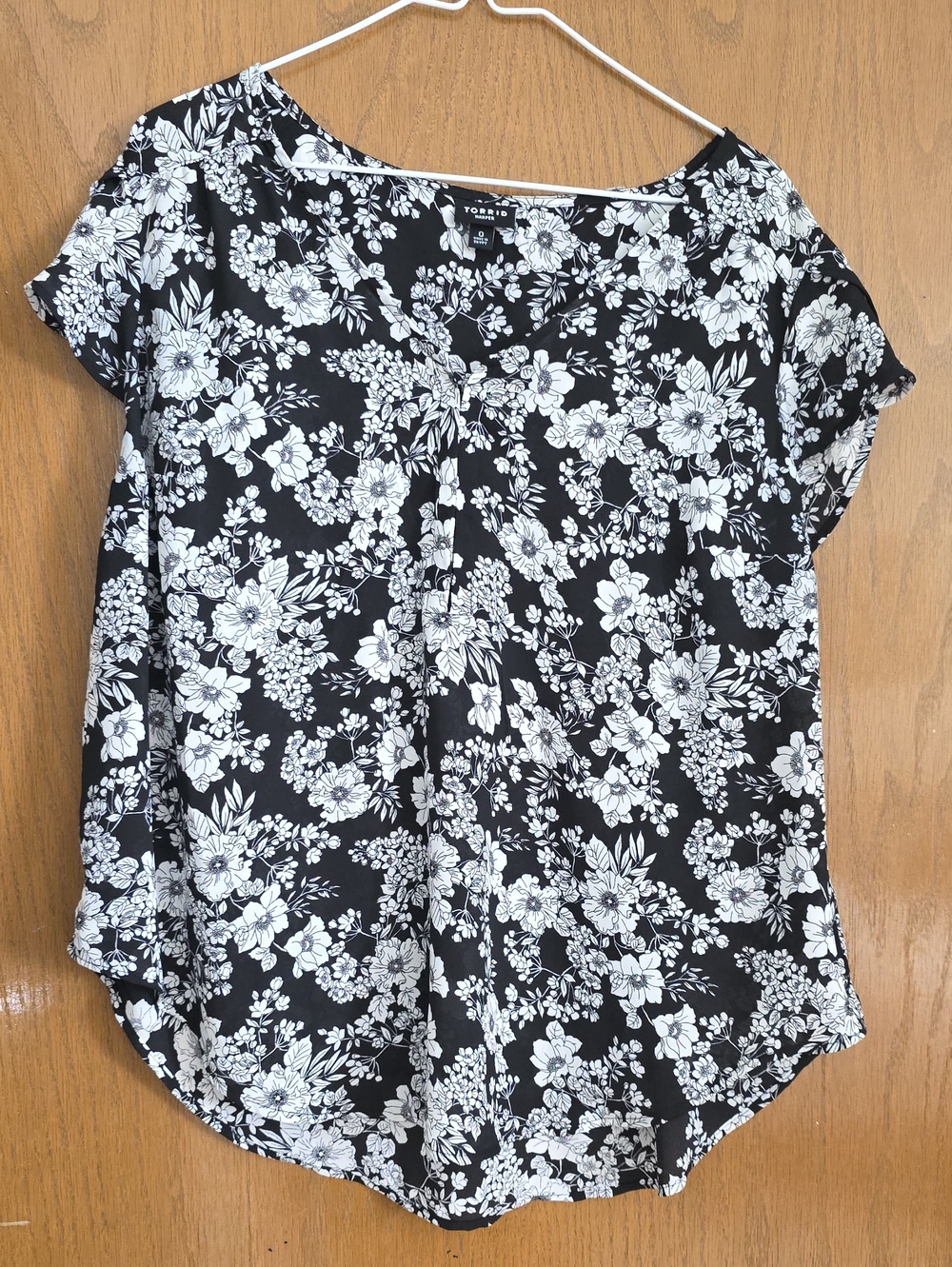 Torrid Black & White Floral Harper Blouse